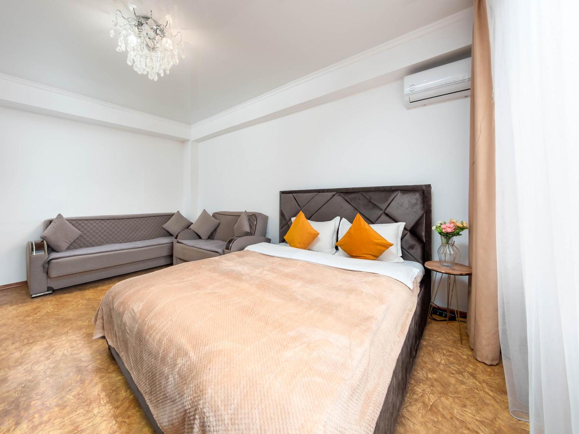 Apartment Оn Makatayeva 5 B Ałma Ata Zewnętrze zdjęcie